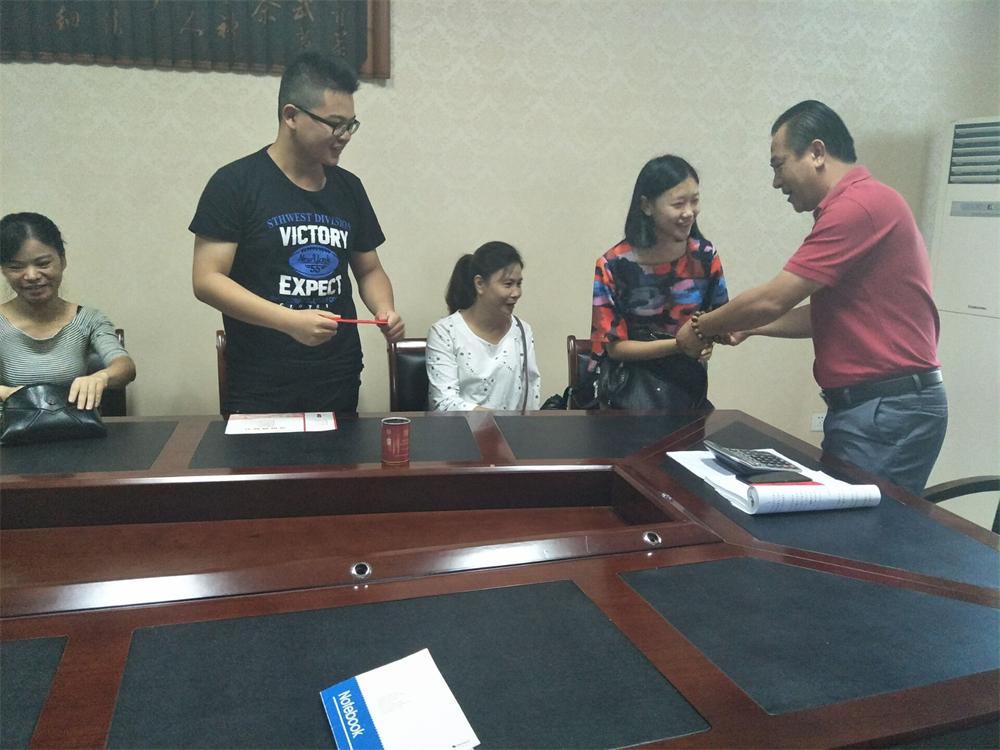 福建易順建筑工程有限公司2017年第一屆：“金秋助學(xué)，學(xué)子圓夢(mèng)，誠信你我，感恩社會(huì)”