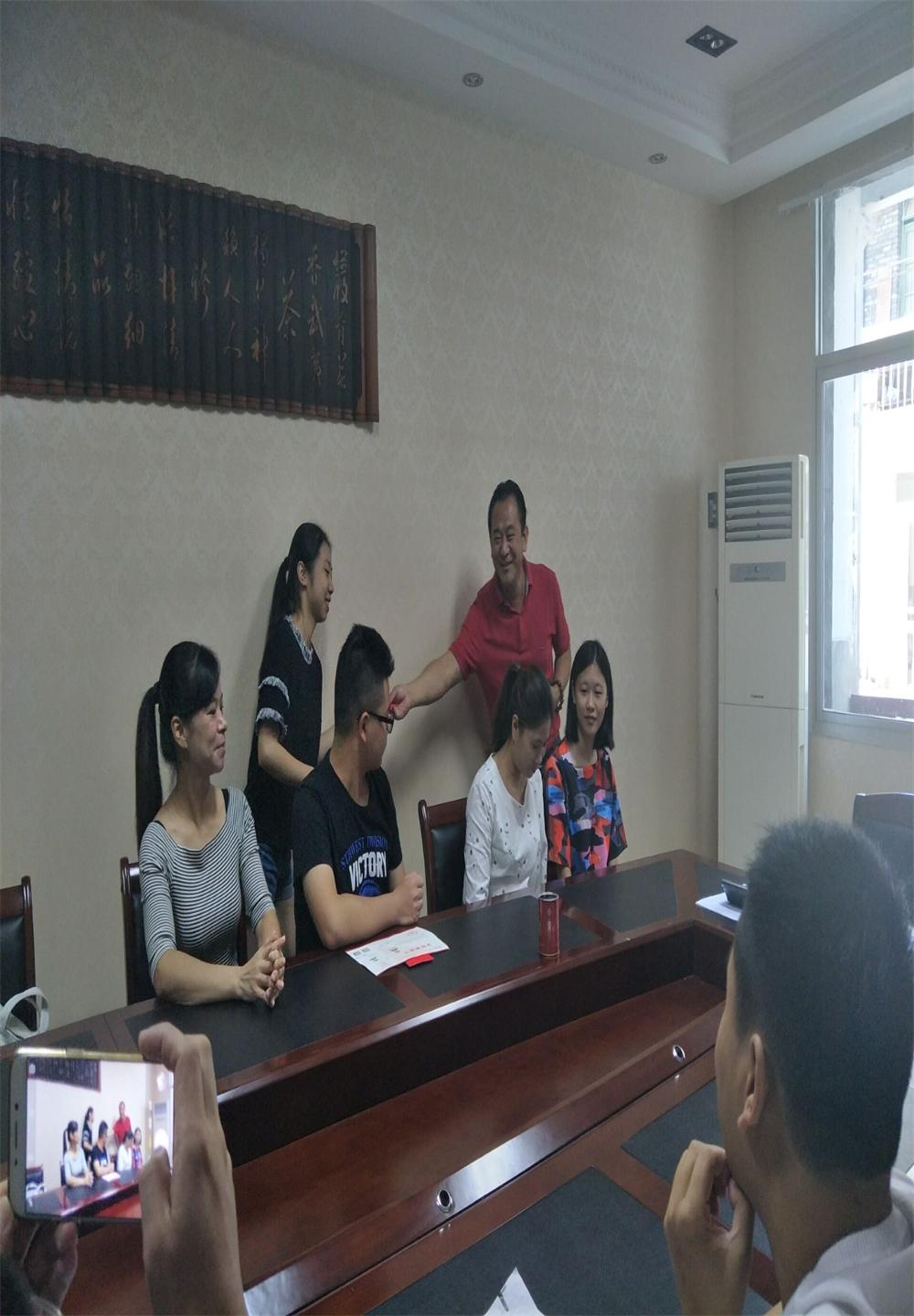 福建易順建筑工程有限公司2017年第一屆：“金秋助學(xué)，學(xué)子圓夢(mèng)，誠信你我，感恩社會(huì)”