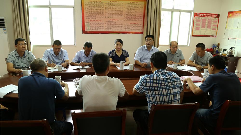 福建易順建筑工程有限公司“互動聯動、掛鉤幫扶”招沙甲村貧困戶捐贈儀式