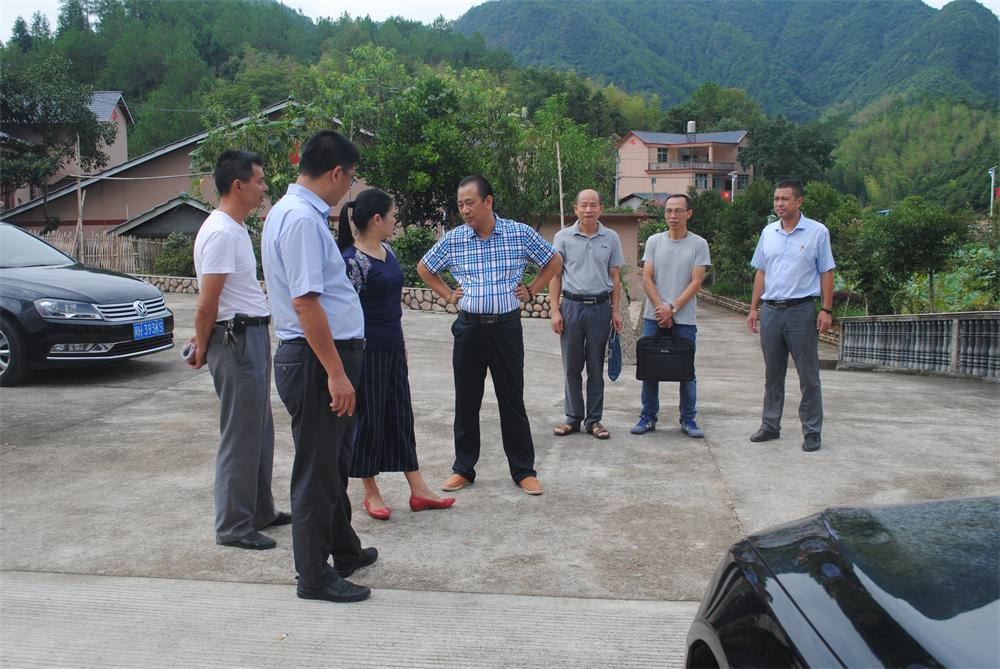 福建易順建筑工程有限公司“互動聯動、掛鉤幫扶”招沙甲村貧困戶捐贈儀式