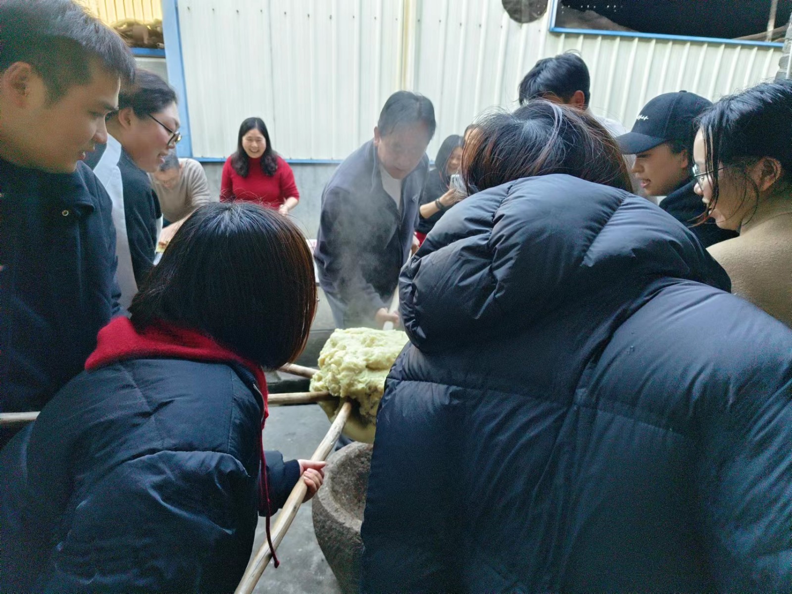 易順建工集團:體驗黃粿制作,傳承傳統文化