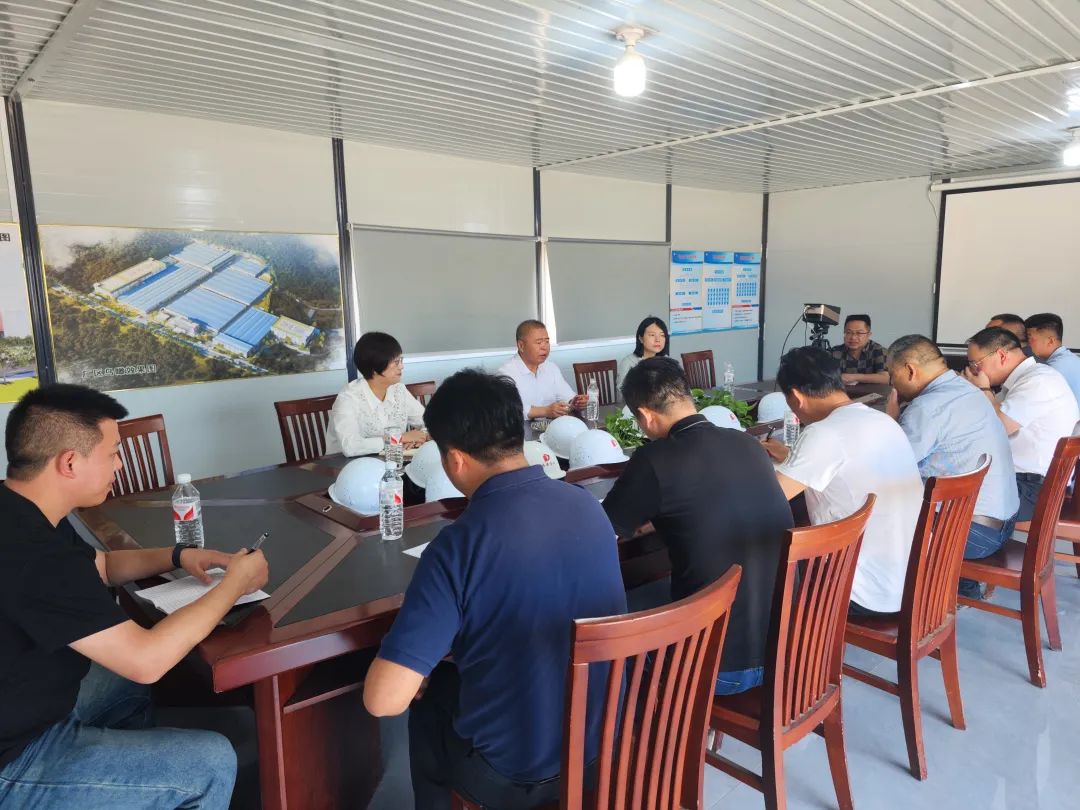 【爭優(yōu) 爭先 爭效】縣委書記張行書親臨指導(dǎo),助力三和循環(huán)經(jīng)濟(jì)產(chǎn)業(yè)園標(biāo)準(zhǔn)化廠房建設(shè)項(xiàng)目提速