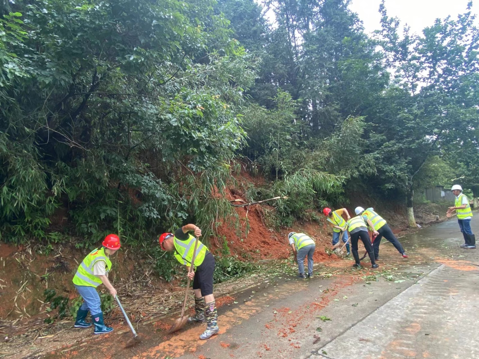 易順搶險顯擔當,傳遞社會正能量