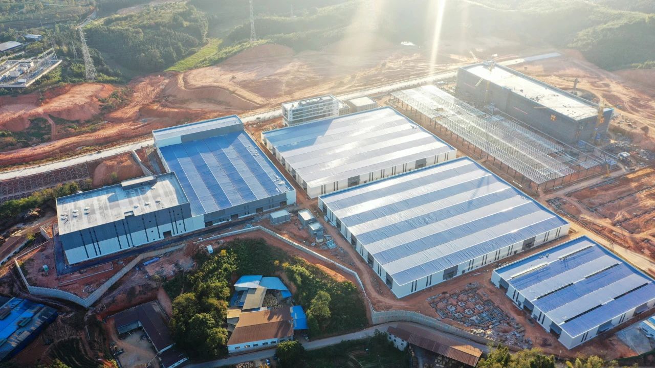 【爭優 爭先 爭效】 縣長吳英杰親赴一線,助力三和循環經濟產業園標準化廠房建設項目破難前行