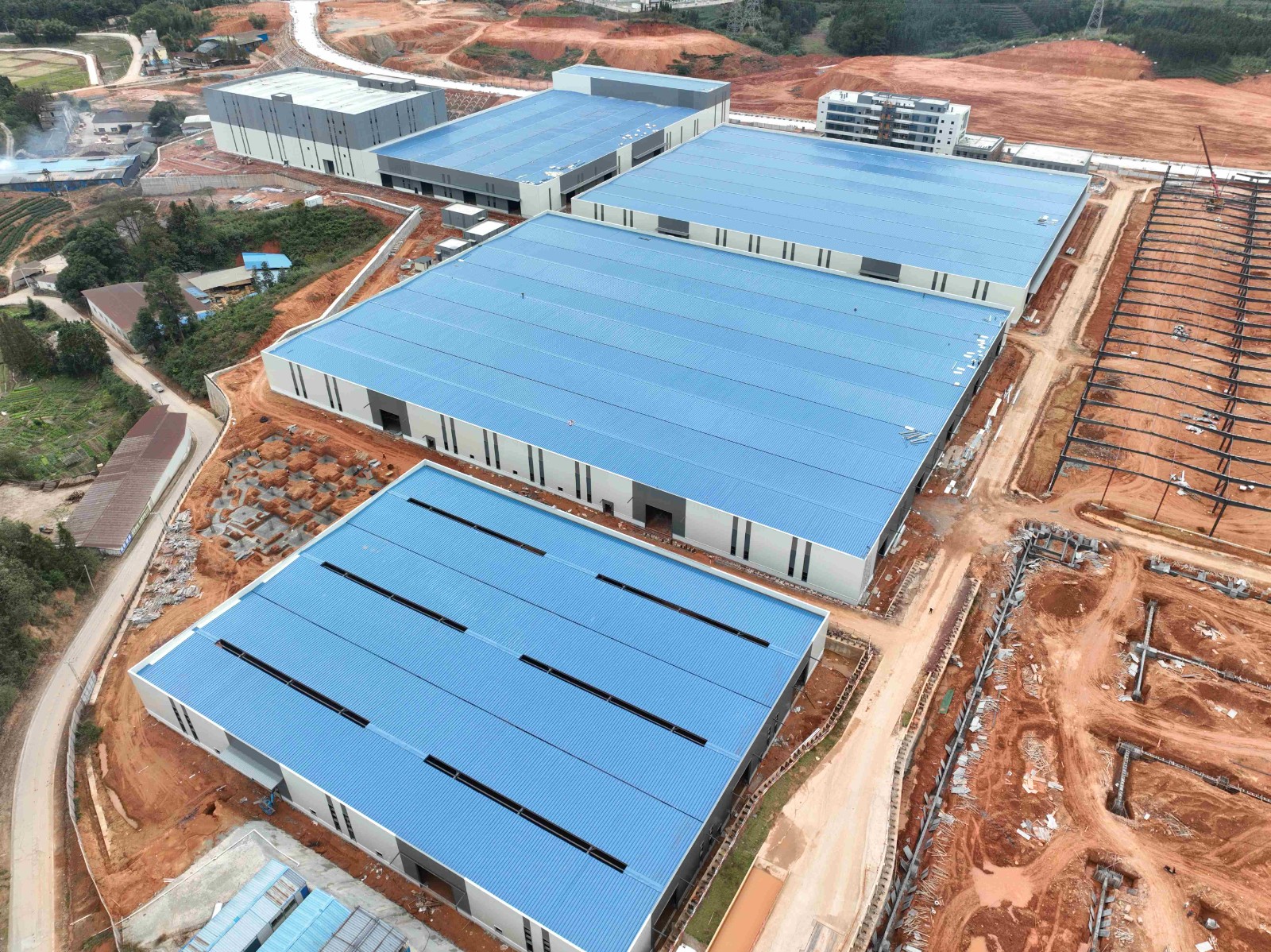 【爭優 爭先 爭效】 縣長吳英杰親赴一線,助力三和循環經濟產業園標準化廠房建設項目破難前行